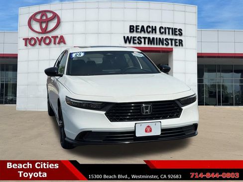 Used 2025 Honda Accord Sport image 3