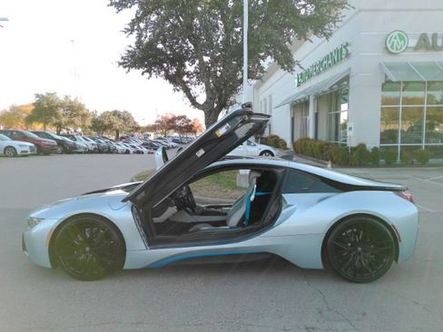 Used 2015 BMW i8 image 17
