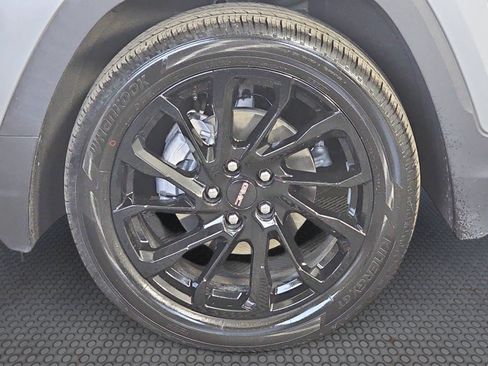 Used 2024 GMC Terrain SLE w/ Driver Convenience Package AWD/4WD image 10