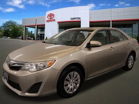 Used 2013 Toyota Camry LE FWD image 6