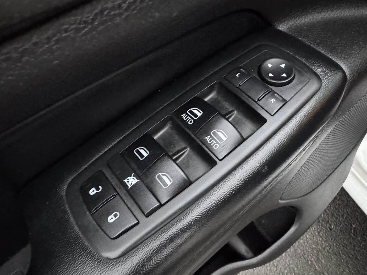 Used 2017 Jeep Grand Cherokee Altitude AWD/4WD image 23