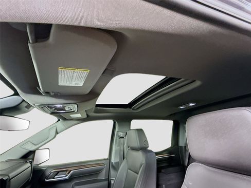 Used 2023 Chevrolet Silverado 1500 RST image 16