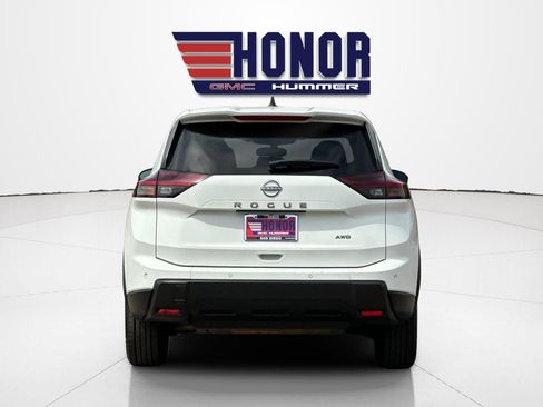 Used 2024 Nissan Rogue S AWD/4WD image 5