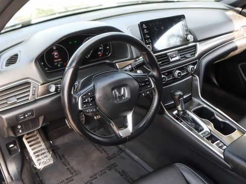 Used 2018 Honda Accord Sport image 18