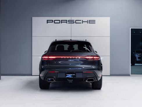 Certified 2026 Porsche Macan AWD/4WD image 6