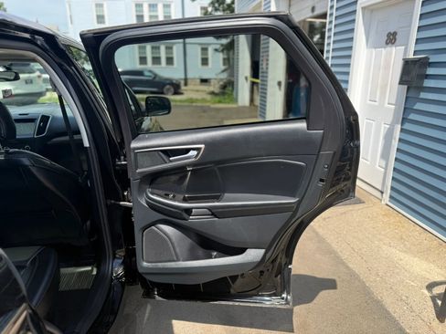 Used 2016 Ford Edge SEL w/ Equipment Group 201A AWD/4WD image 39