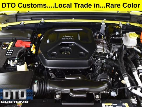 Used 2022 Jeep Wrangler Unlimited Sahara w/ Cold Weather Group AWD/4WD image 31