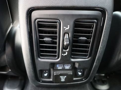Used 2024 Dodge Durango GT RWD image 16