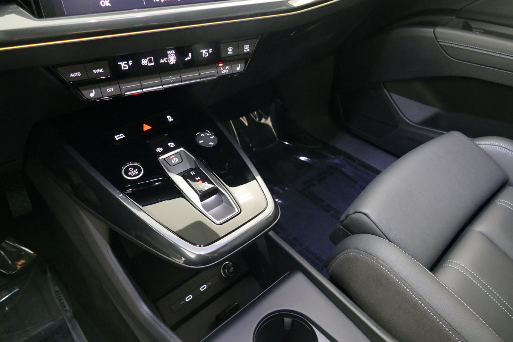 Used 2023 Audi Q4 e-tron Premium Plus w/ Premium Plus AWD/4WD image 24