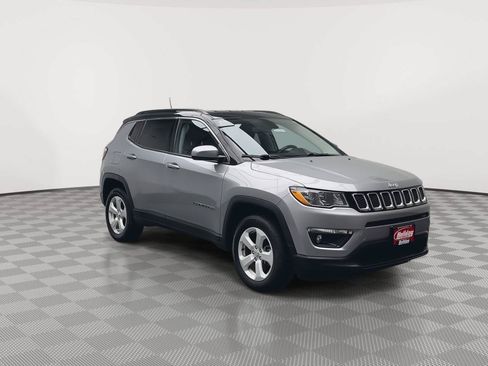 Used 2020 Jeep Compass Latitude w/ Cold Weather Group AWD/4WD image 29