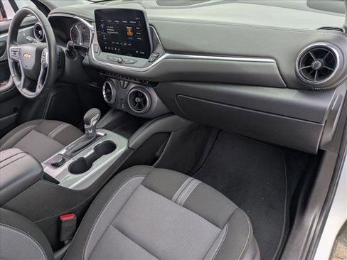 Used 2025 Chevrolet Blazer LT image 17
