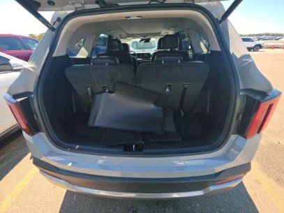 Used 2025 Kia Sorento EX w/ Panoramic Sunroof Package FWD image 19