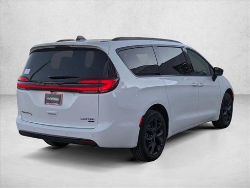 New 2026 Chrysler Pacifica Limited w/ S Appearance Package image 2