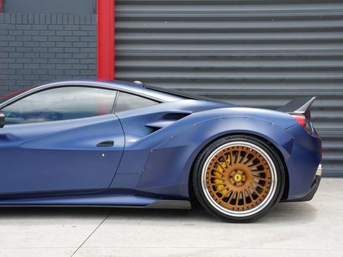 Used 2017 Ferrari 488 GTB RWD image 5
