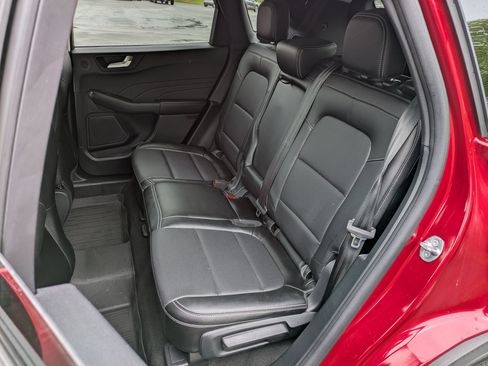 Used 2022 Ford Escape SEL w/ Technology Package AWD/4WD image 19