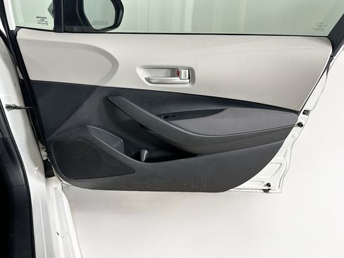 Used 2020 Toyota Corolla LE FWD image 30