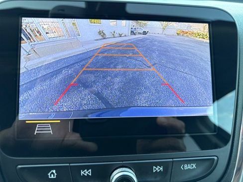Used 2021 Chevrolet Equinox Premier FWD image 21
