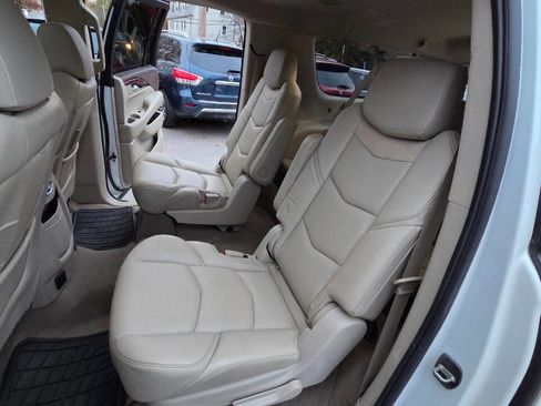 Used 2016 Cadillac Escalade ESV Premium image 28