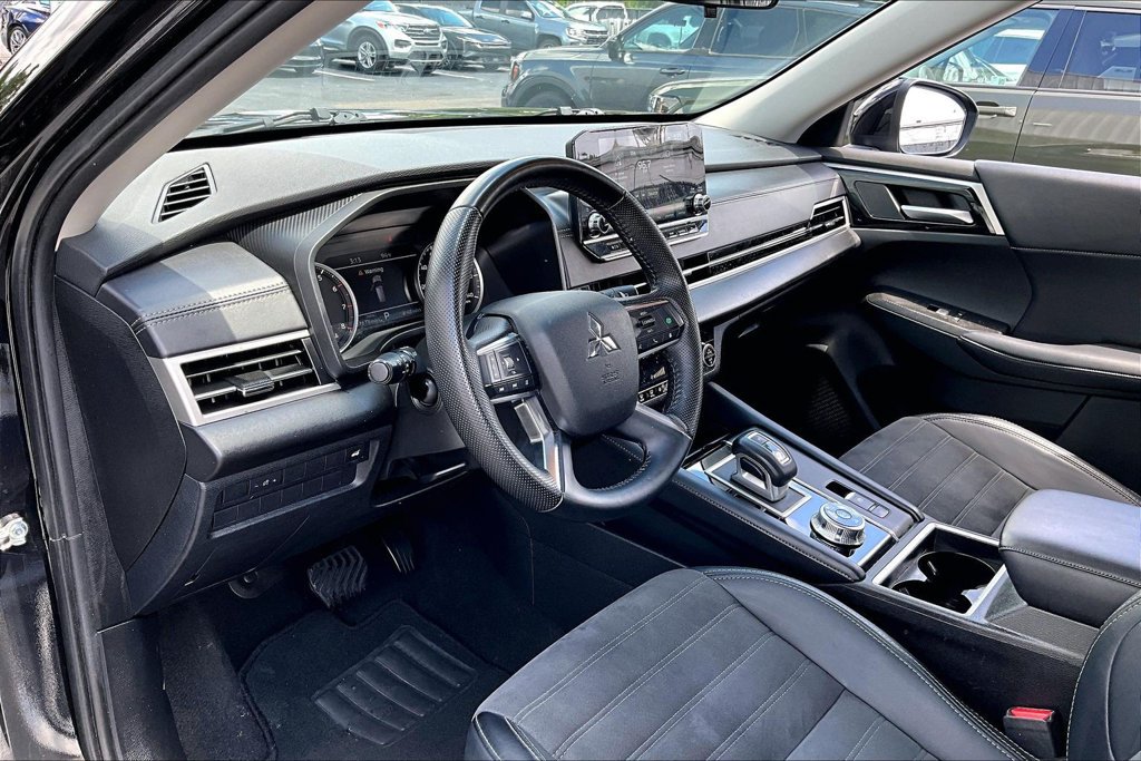 Used 2024 Mitsubishi Outlander SE AWD/4WD image 15