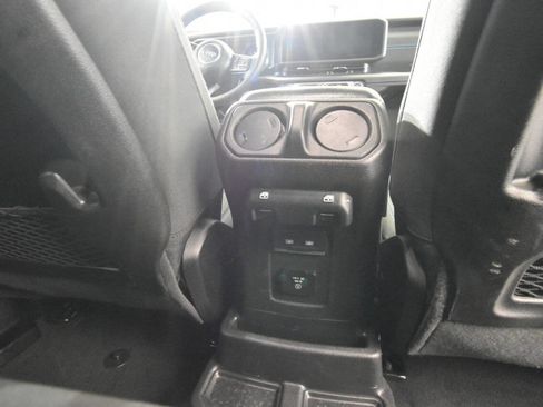 Used 2025 Jeep Wrangler Unlimited Rubicon 4xe AWD/4WD image 30