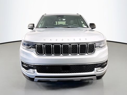 Used 2023 Jeep Wagoneer Series II RWD image 2