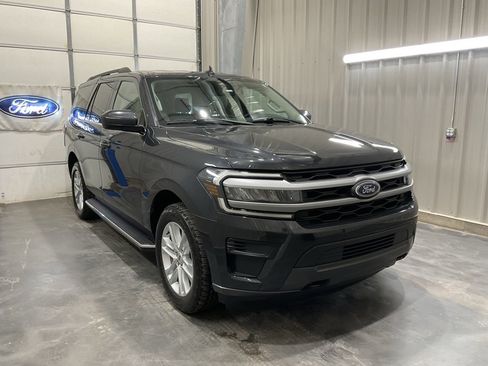 Used 2022 Ford Expedition XLT image 1