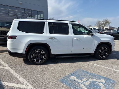 Used 2023 Jeep Wagoneer Series III w/ Preferred Equipment Group image 30