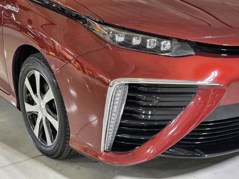 Used 2017 Toyota Mirai image 10