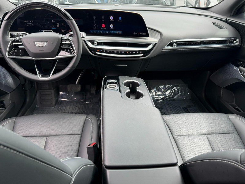 Used 2025 Cadillac Lyriq Luxury w/ LPO, Floor Liner Package AWD/4WD image 12