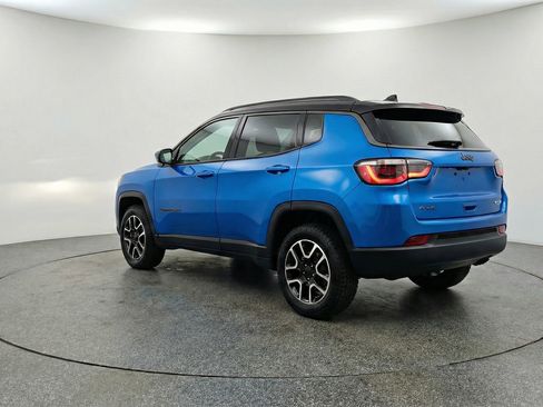 Used 2025 Jeep Compass Trailhawk AWD/4WD image 6