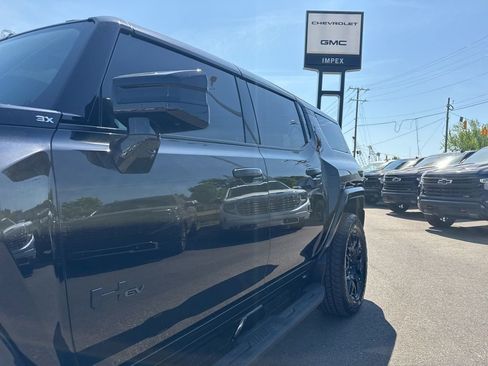 Used 2025 GMC Hummer EV 3X w/ LPO, Dark Essentials Package AWD/4WD image 34