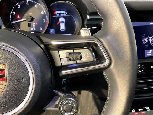 Certified 2026 Porsche Macan AWD/4WD image 28