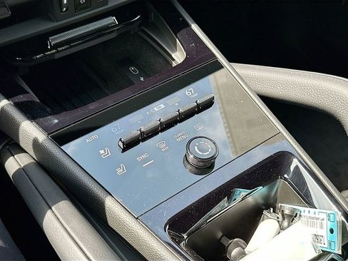 New 2026 Porsche Cayenne Coupe AWD/4WD image 18