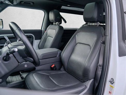 Used 2023 Land Rover Defender 90 X-Dynamic SE image 15