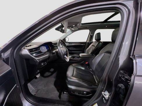 Used 2022 Jeep Grand Cherokee L Limited image 15