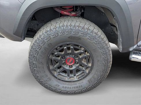 Used 2022 Toyota Tacoma TRD Pro AWD/4WD image 15