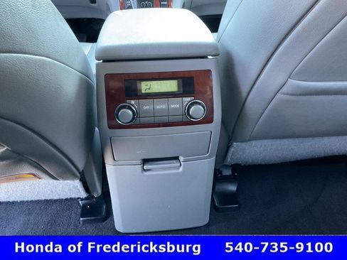 Used 2013 Toyota Highlander Limited FWD image 47