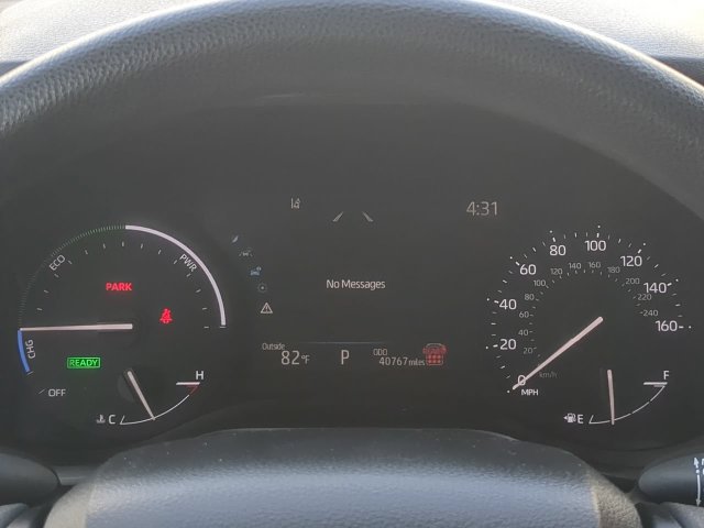 Used 2025 Toyota Sienna LE FWD image 31