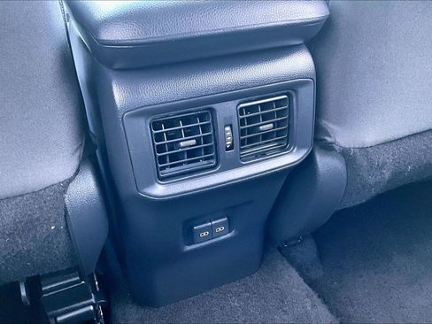 Used 2025 Toyota RAV4 XLE AWD/4WD image 32