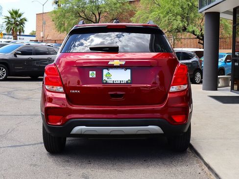 Used 2022 Chevrolet Trax LT w/ LT Convenience Package FWD image 11