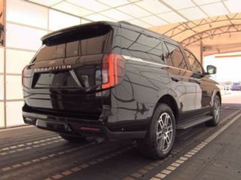 Used 2025 Ford Expedition Active AWD/4WD image 4