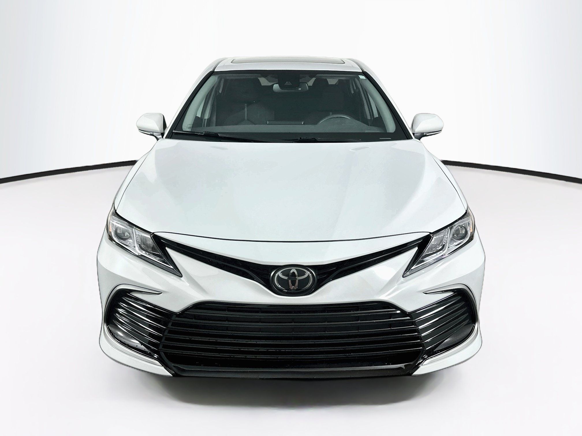 Used 2024 Toyota Camry LE w/ Convenience Package FWD image 2