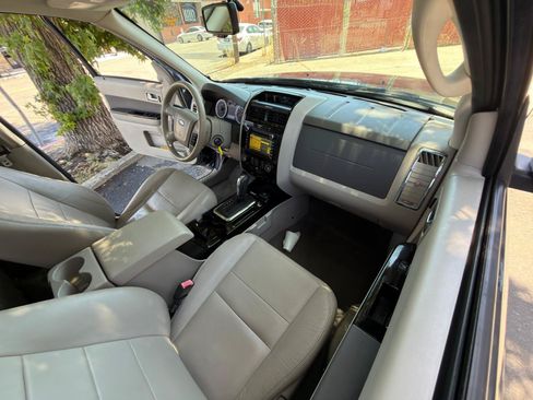 Used 2010 Ford Escape Limited FWD image 19