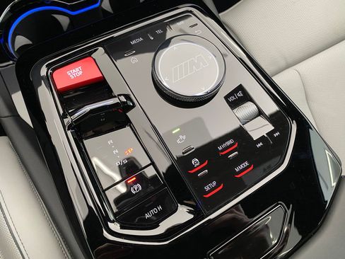 Used 2026 BMW M5 w/ Executive Package image 27