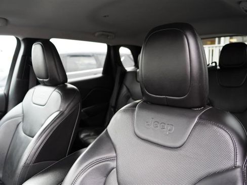 Used 2019 Jeep Cherokee Limited w/ Technology Group image 39