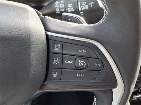 New 2025 Jeep Grand Cherokee L Limited image 28