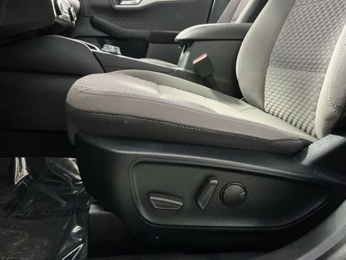 Used 2020 Ford Escape SE image 22