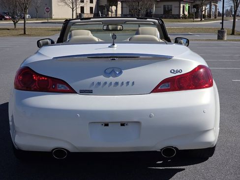 Used 2014 INFINITI Q60 Convertible w/ Premium Package image 8