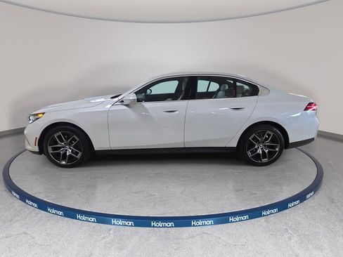 Used 2026 BMW 530i RWD image 11