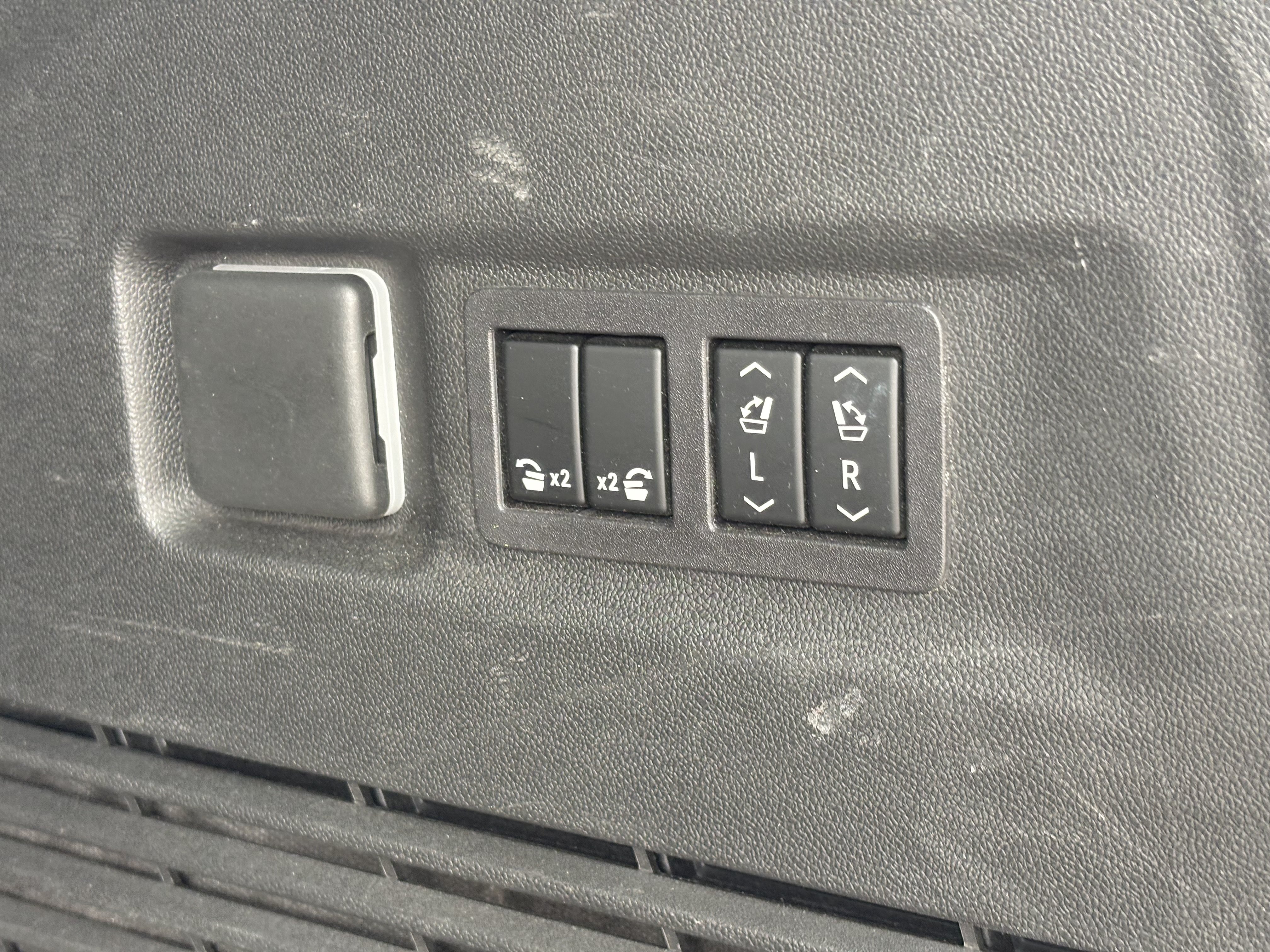 Used 2026 GMC Yukon XL Elevation RWD image 10